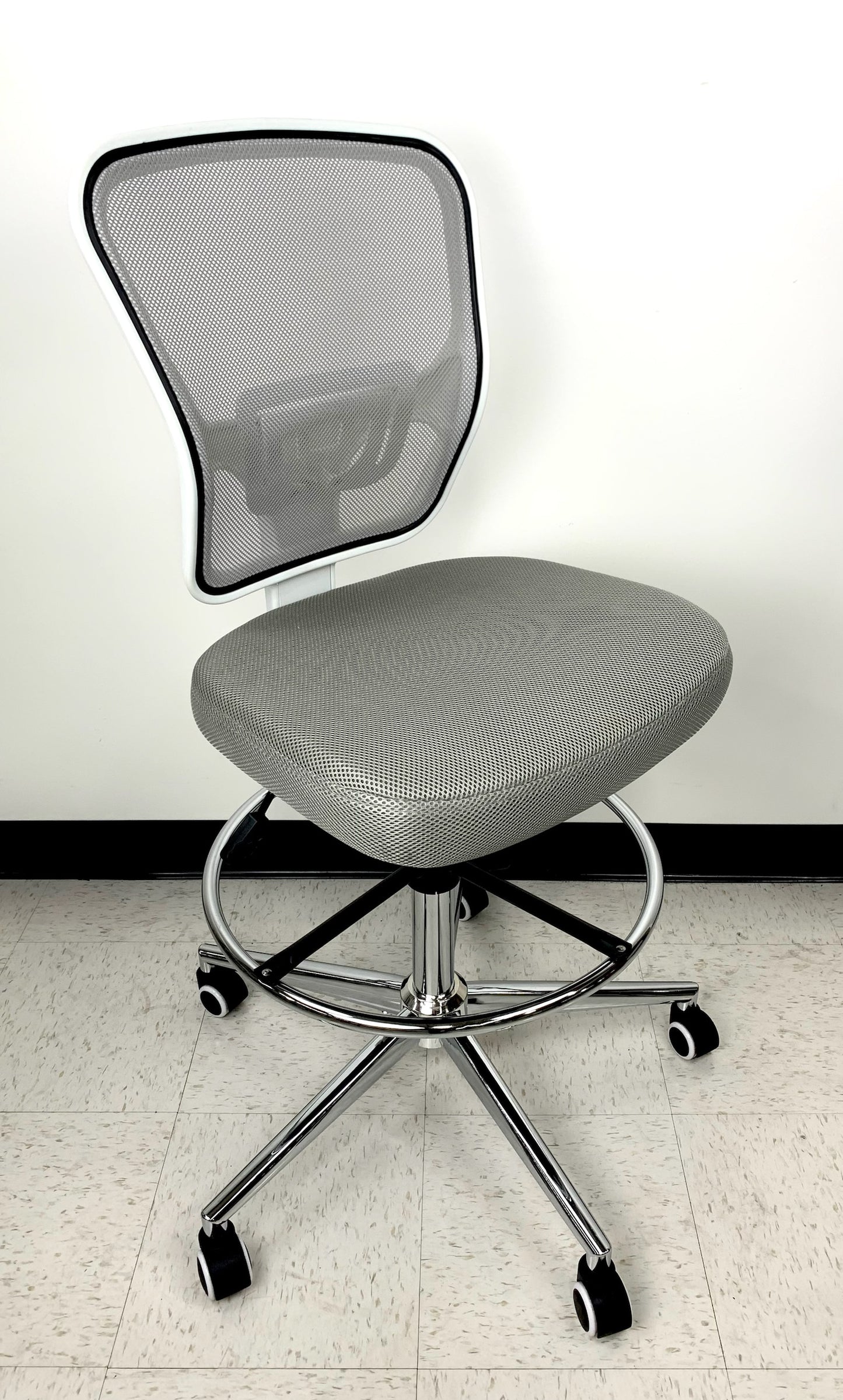 LAB STOOL, GREY W/ MESH BACK