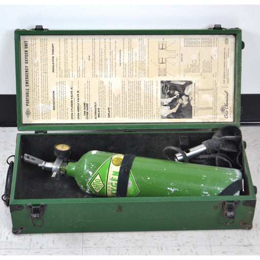 EMT O2 HARD CASE WITH CYLIDER, PERIOD- 1970'S